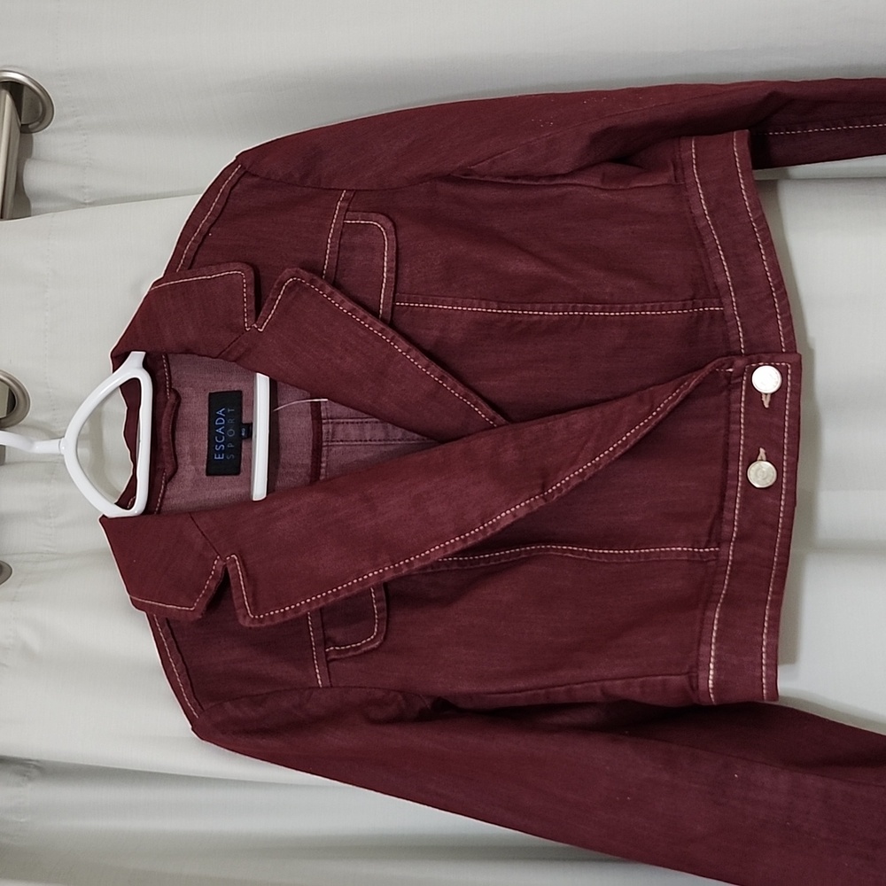 Escada jacket - Picture 3 of 8